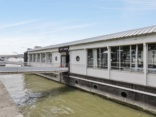 Café Barge RESTAURANT 